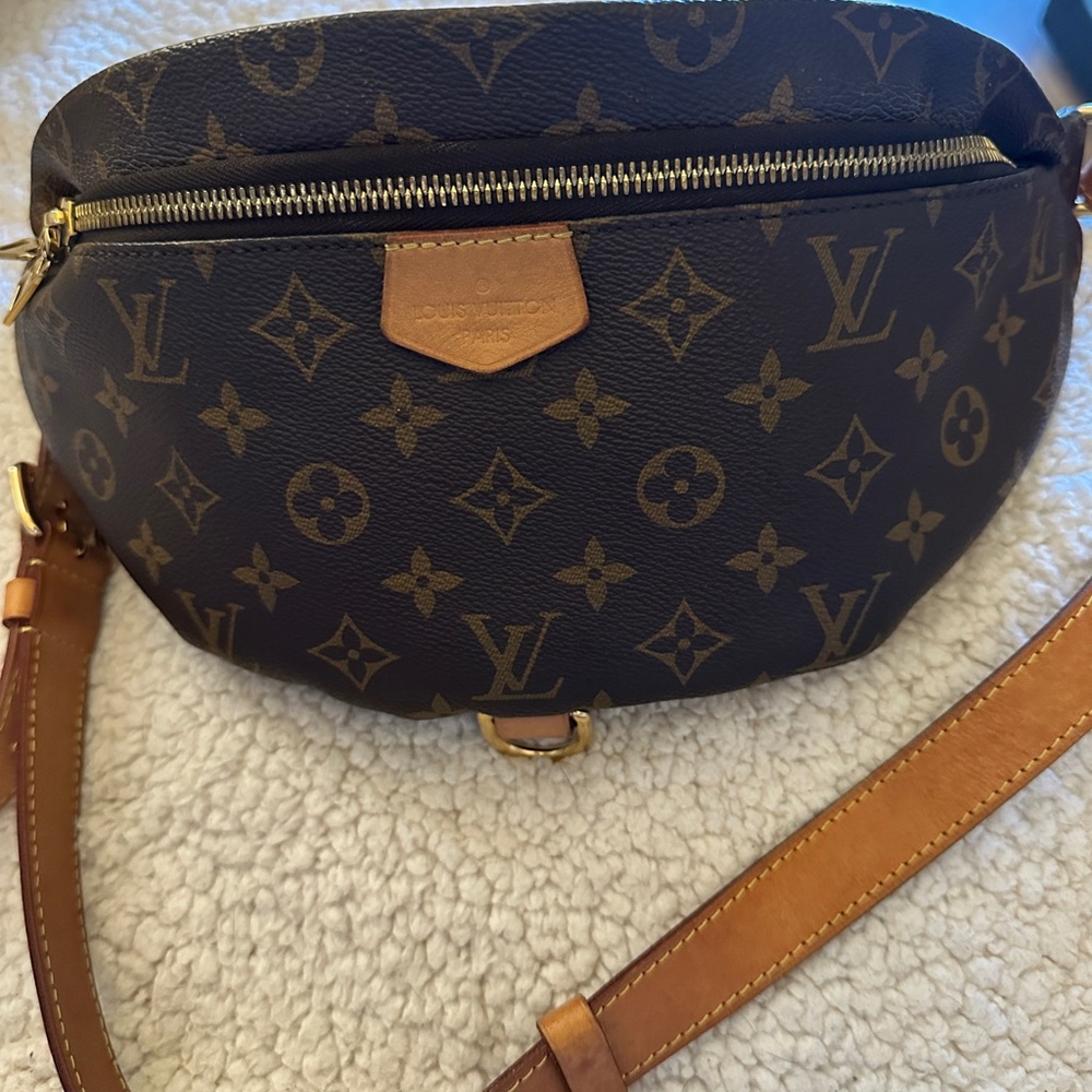 Louis Vuitton Brown Monogram Women's Bumbag